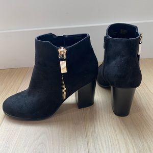 New Apt 9 block heel ankle boots